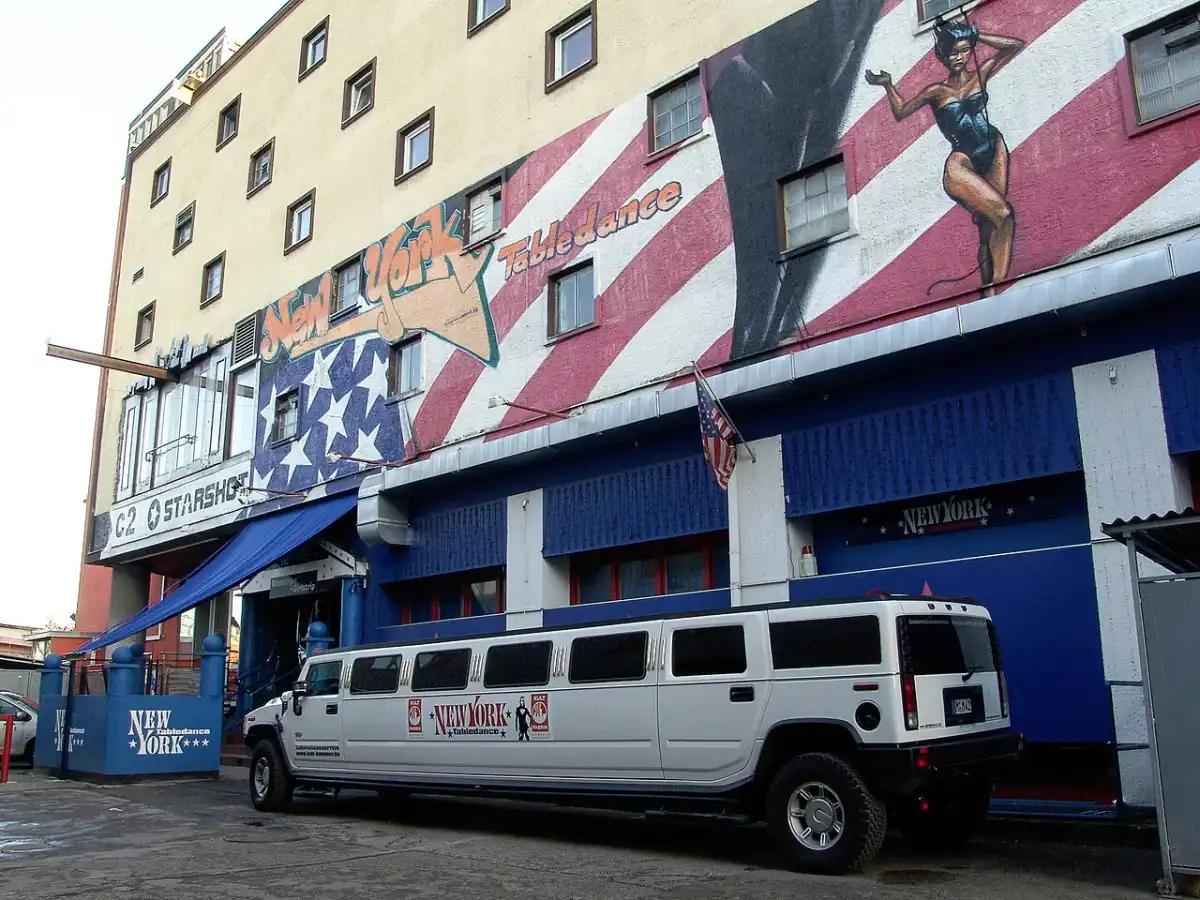 Pink Pony Removes Nude Signs After Daytona Beach Fines