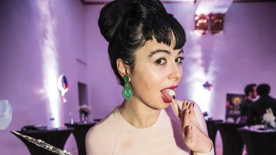 Siouxsie Q Urges Adult Industry to Vote in November 5 Election