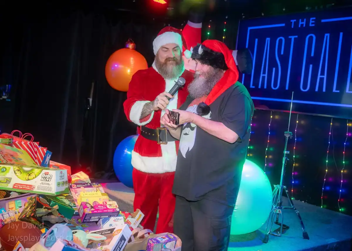 Ivan & Ricky Greenwood Host Successful XMAS Toy Drive in Tarzana