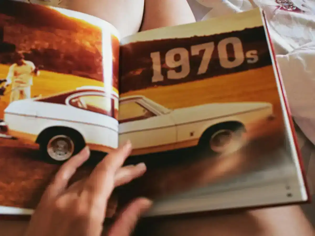 Sh(AI)ved: AI Transforms 1976 Erotic Stills into Film on Cultpix